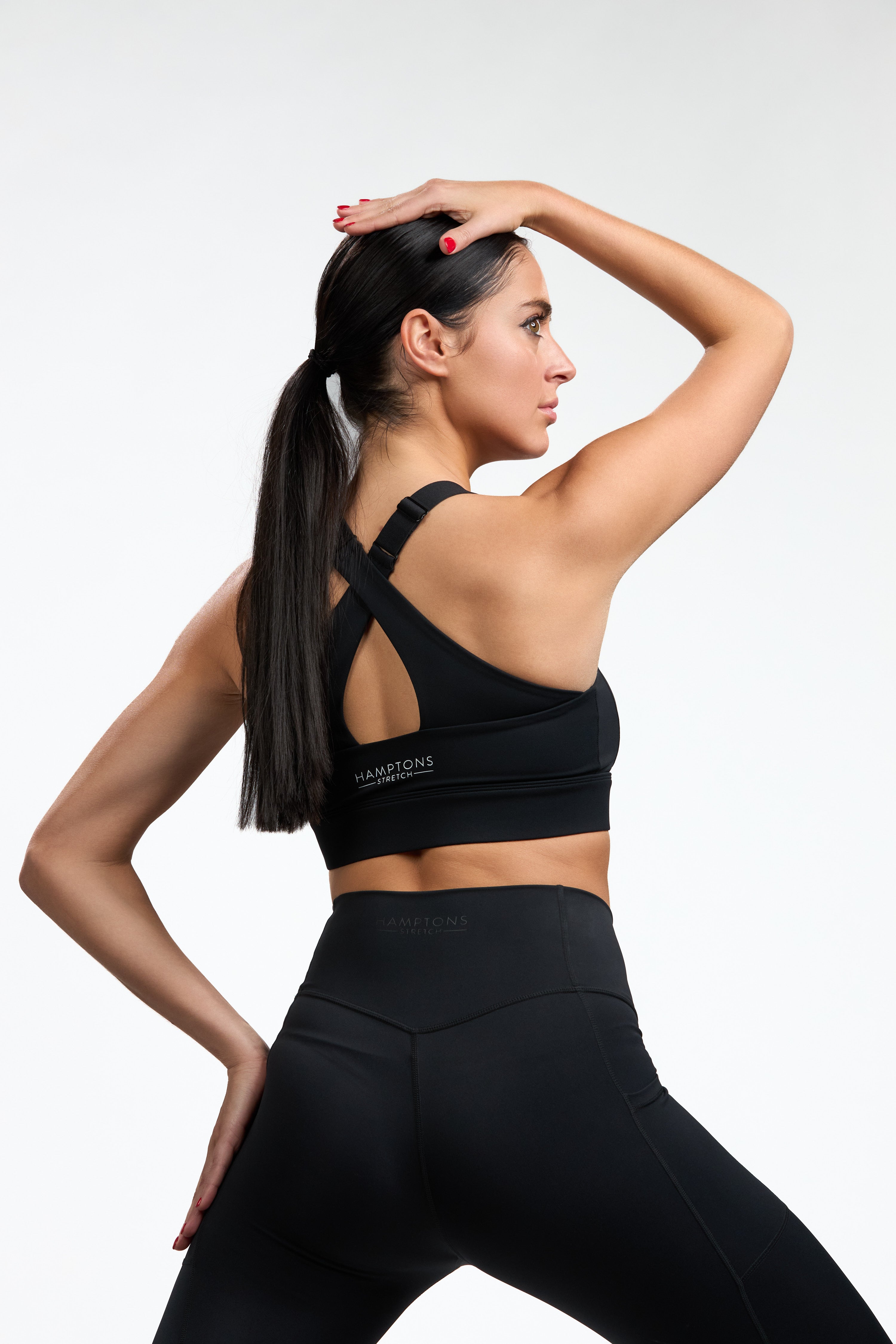 back of hamptons stretch carbon collecton sports bra